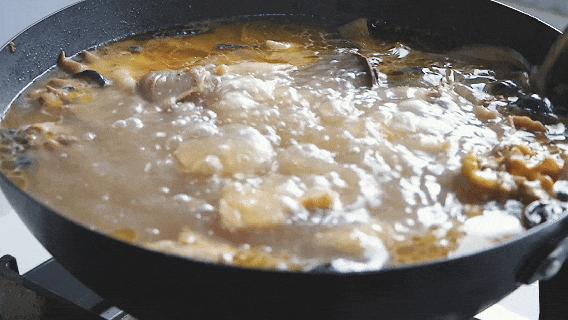 西畴:板栗飘香鸡肉嫩,一口暖到心坎里