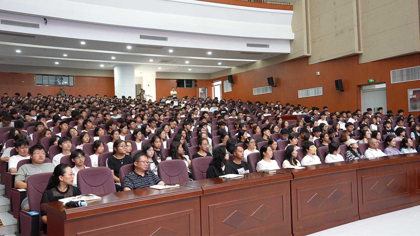 播种“实干”种子,让青春在奋斗中绽放!“西畴精神”宣讲走进文山职院