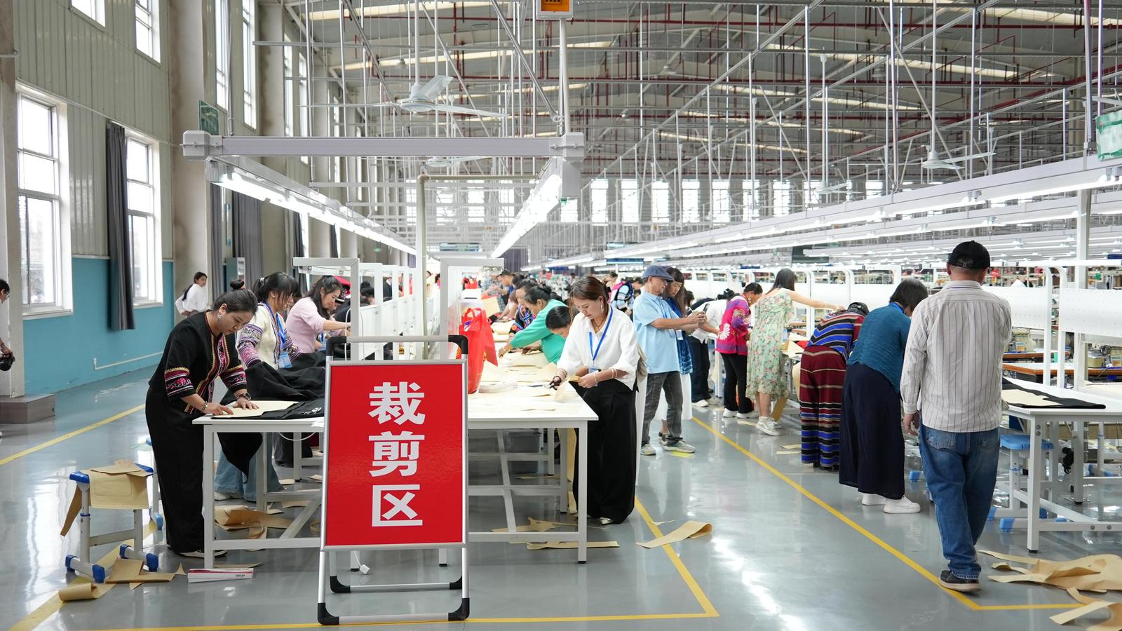 针尖炫技!全省缝纫高手齐聚马关拼技能