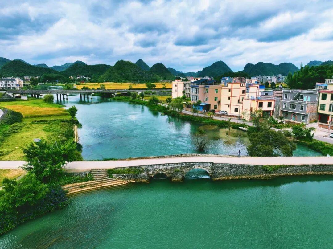 广南八宝:稻田秋收”丰景”美如画