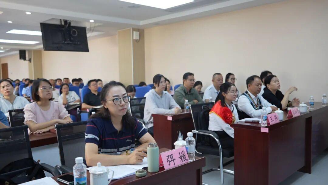 劳模开讲!中国工人大思政课走进富宁