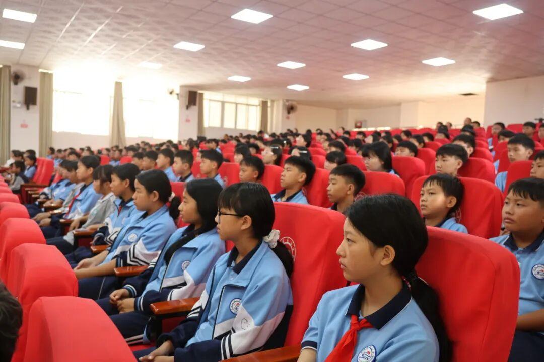 西畴县“检西阳光”计划首启表彰235名优秀学子