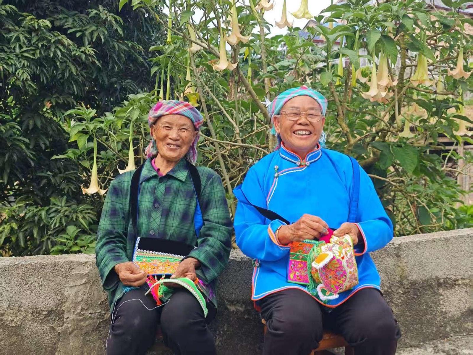 和和美美·幸福文山 | 麻栗坡者挖村:石榴花开别样红